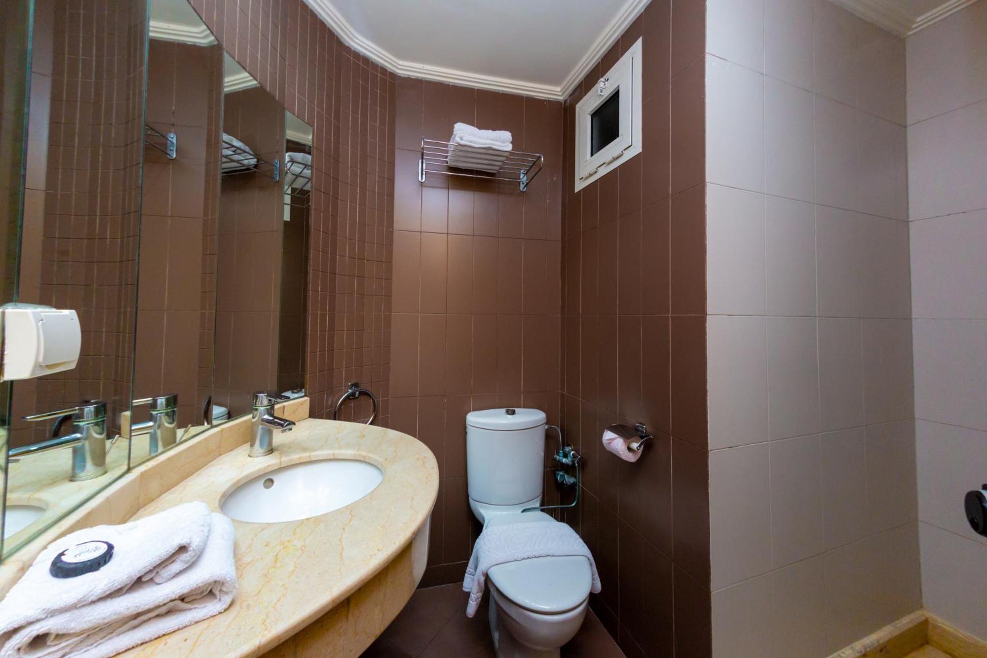 Malak Hotel ราบัต ภายนอก รูปภาพ